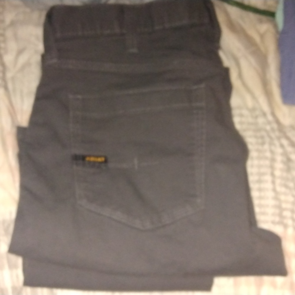 Clothes - Picture 4 of 4
